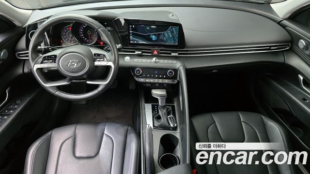 Hyundai Avante — interior