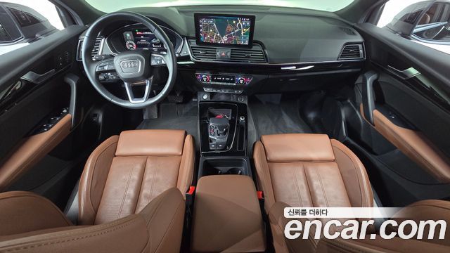 Audi Q5 — interior