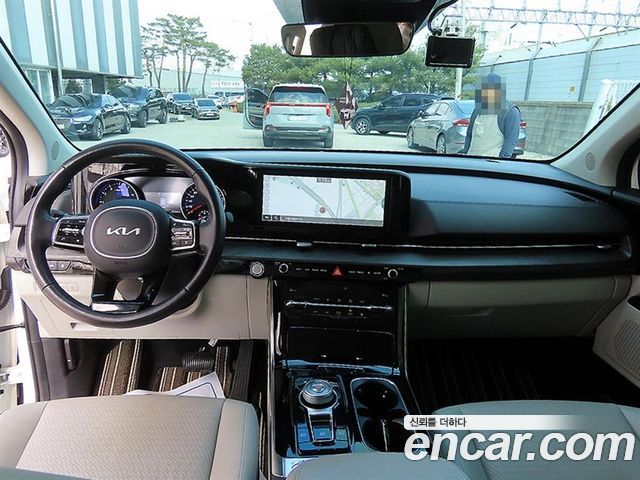 Kia Carnival — interior