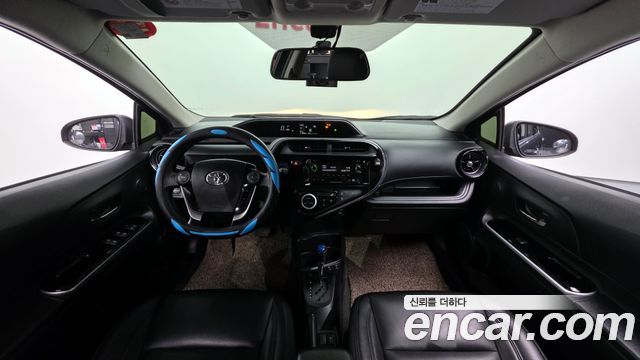 Toyota Prius — interior