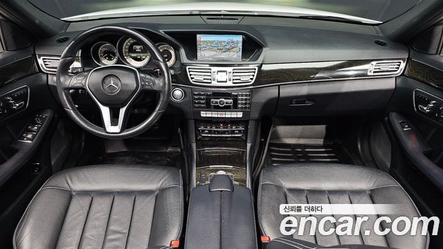 Mercedes-Benz E-Class — interior