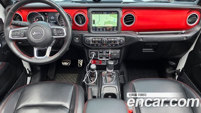 Jeep Gladiator — interior