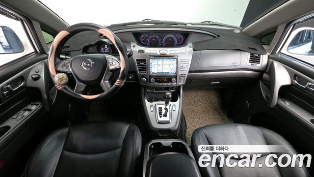 KG Mobility Korando — interior