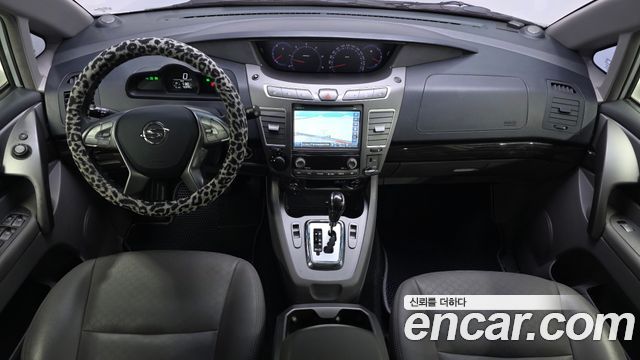KG Mobility Korando — interior