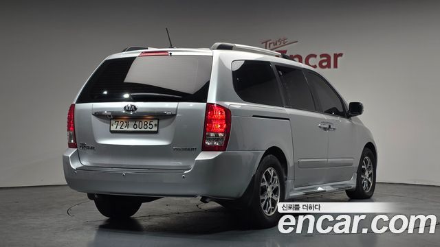 Kia Carnival — exterior