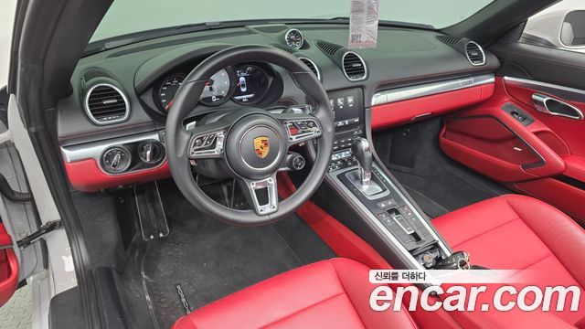 Porsche 718 — interior