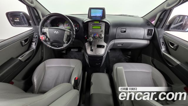 Hyundai Starex — interior