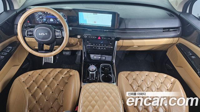 Kia Carnival — interior