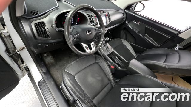 Kia Sportage — interior