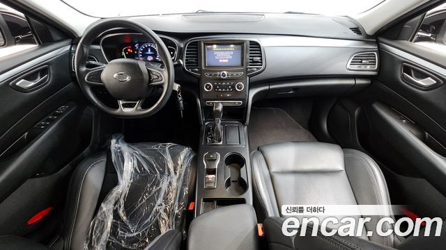 Renault Korea SM6 — interior