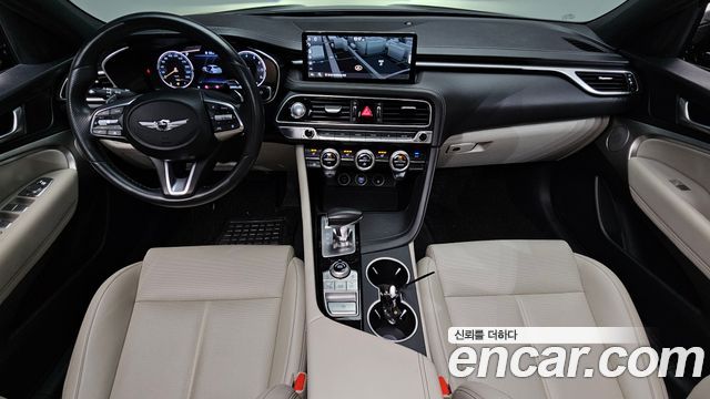 Genesis G70 — interior