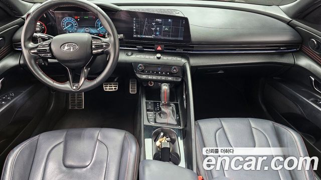Hyundai Avante — interior