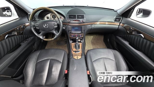 Mercedes-Benz E-Class — interior