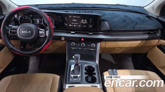 Kia Carnival — interior
