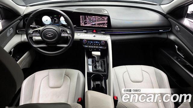 Hyundai Avante — interior