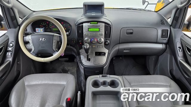 Hyundai Starex — interior