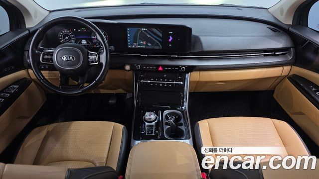 Kia Carnival — interior