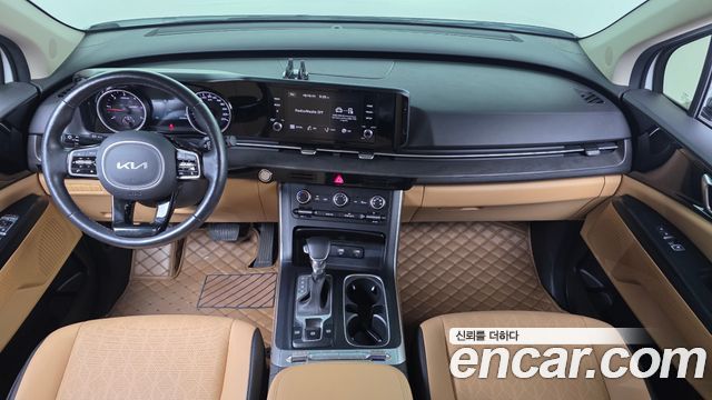 Kia Carnival — interior