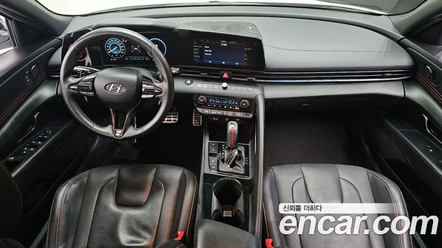 Hyundai Avante — interior