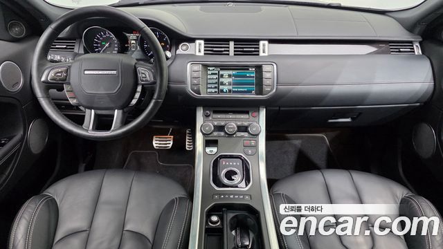 Land Rover Range Rover Evoque — interior