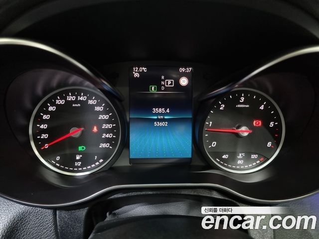 Mercedes-Benz C-Class — interior