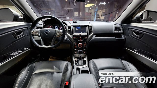 KG Mobility Tivoli — interior
