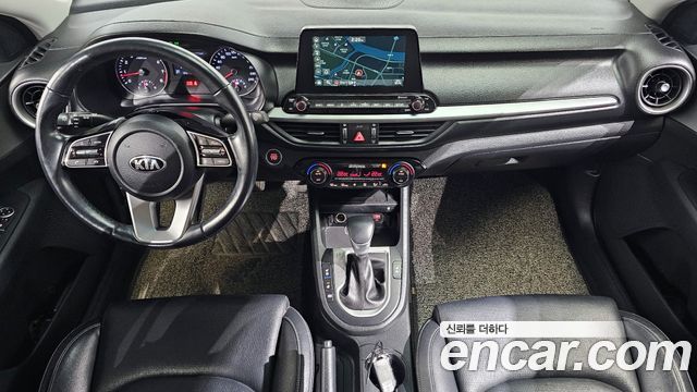 Kia K3 — interior