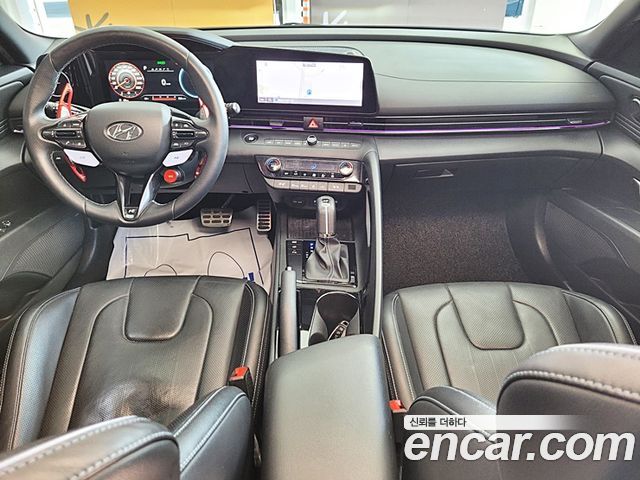 Hyundai Avante — interior