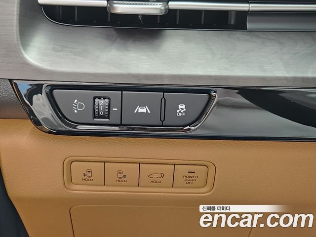 Kia Carnival — interior
