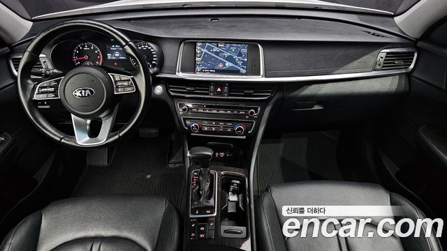 Kia K5 — interior