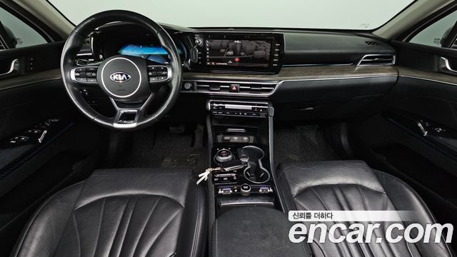 Kia K5 — interior