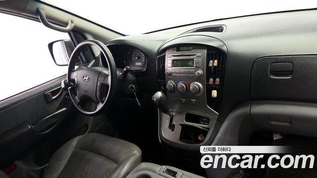 Hyundai Starex — interior