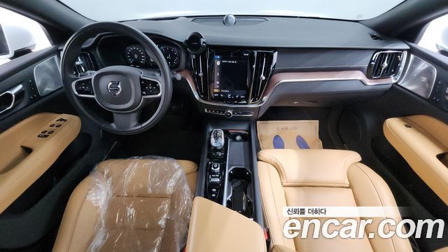 Volvo S60 — interior