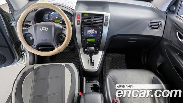Hyundai Tucson — interior