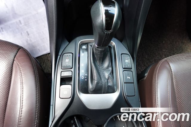 Hyundai Santa Fe — interior
