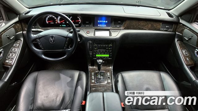 Hyundai Equus — interior