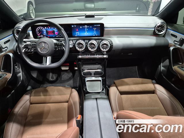 Mercedes-Benz CLA-Class — interior