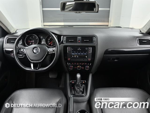 Volkswagen Jetta — interior