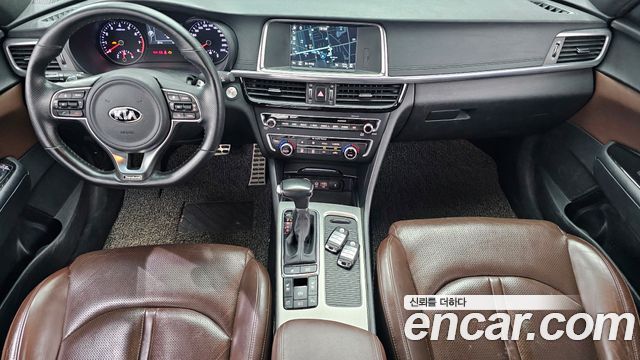 Kia K5 — interior