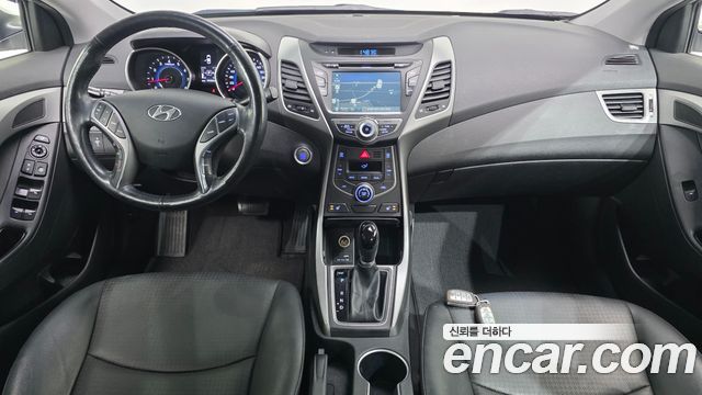 Hyundai Avante — interior