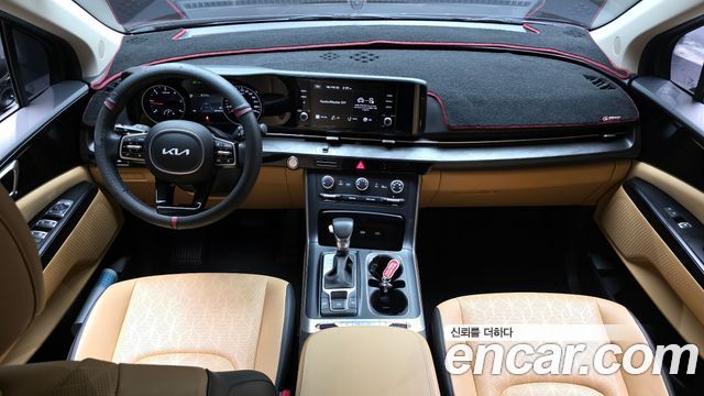 Kia Carnival — interior