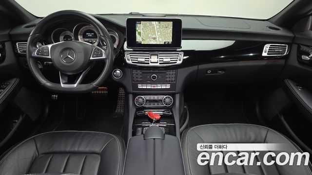 Mercedes-Benz CLS-Class — interior