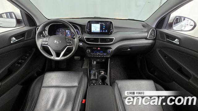 Hyundai Tucson — interior