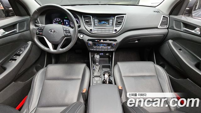 Hyundai Tucson — interior