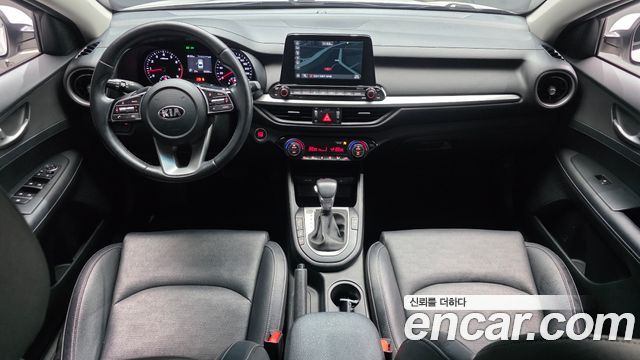 Kia K3 — interior