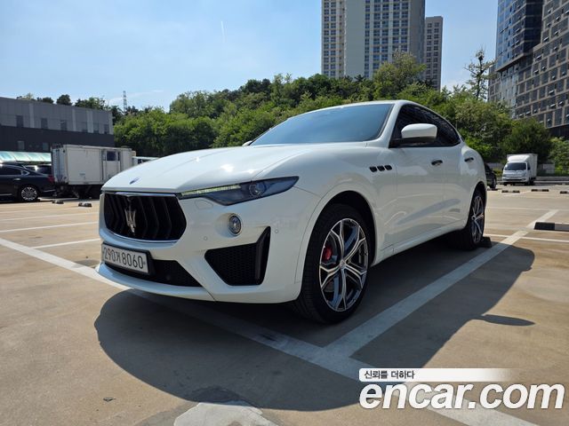 Maserati Levante — exterior