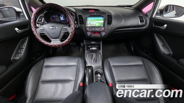 Kia K3 — interior