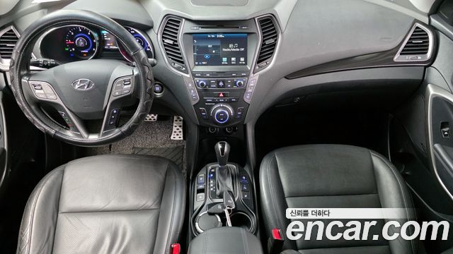 Hyundai Santa Fe — interior