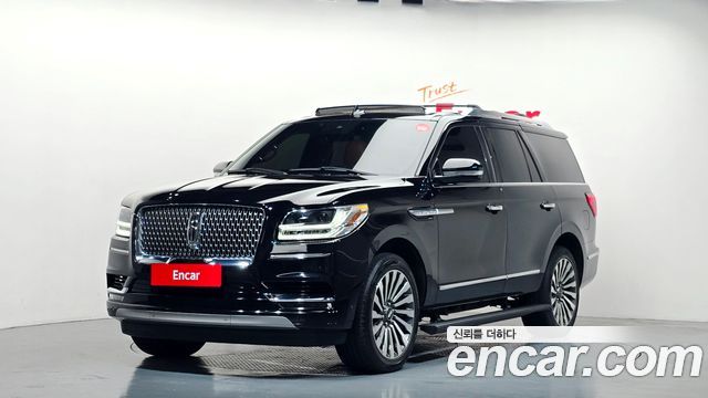 Lincoln Navigator — exterior