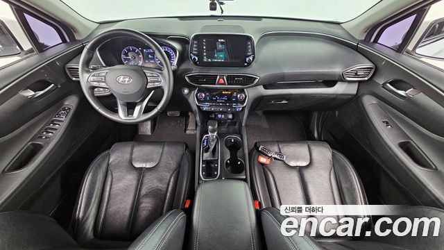 Hyundai Santa Fe — interior